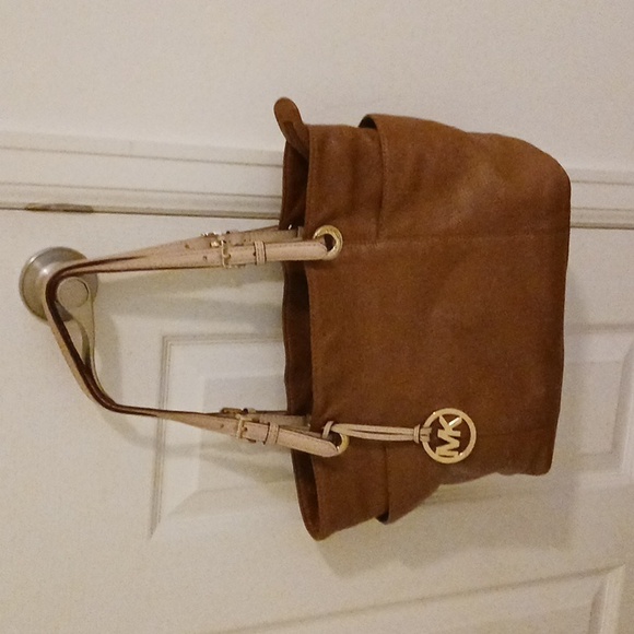 BUNDLE OF Tote BAGS MICHAEL kors, CALVIN klein And FOSSIL. - Picture 5 of 10